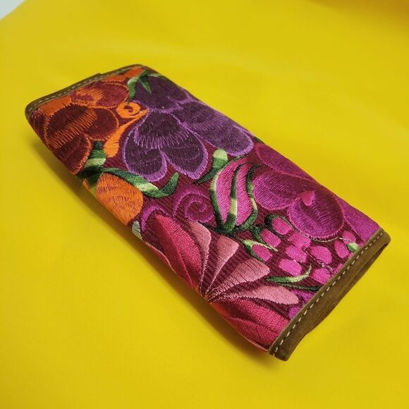 Embroidered Floral Wallet - Picture 3 of 10
